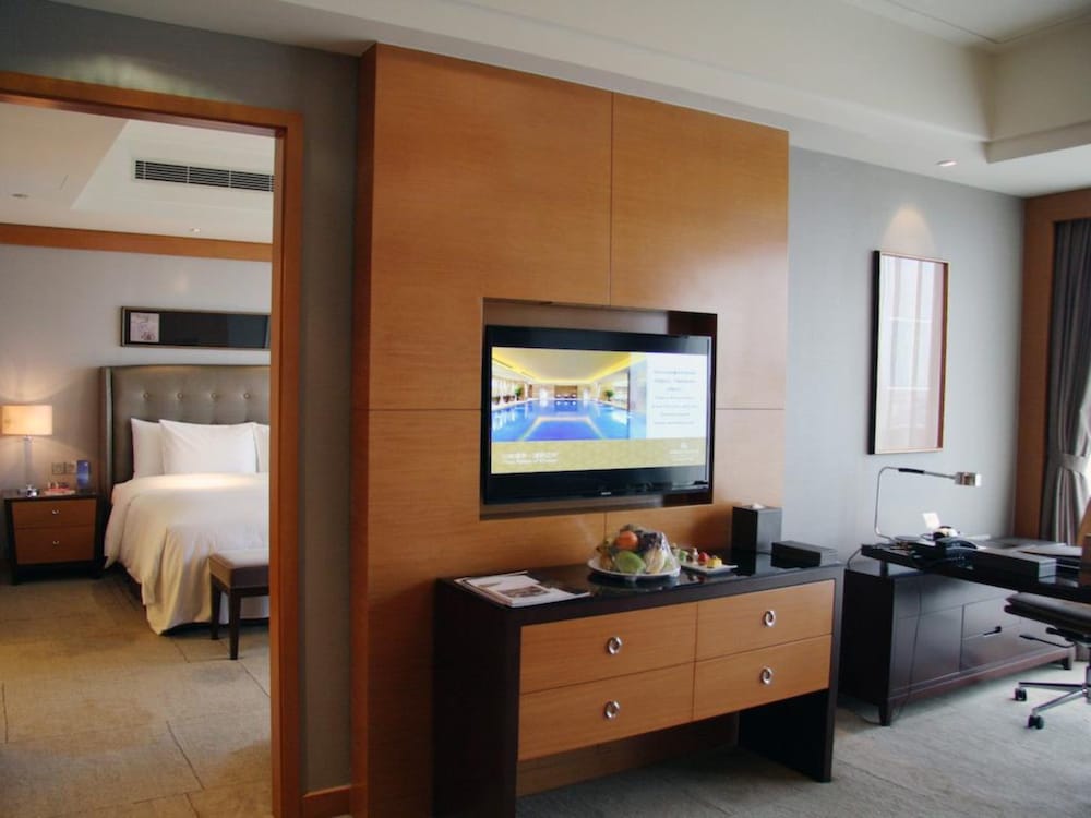 Suite - Photo 2