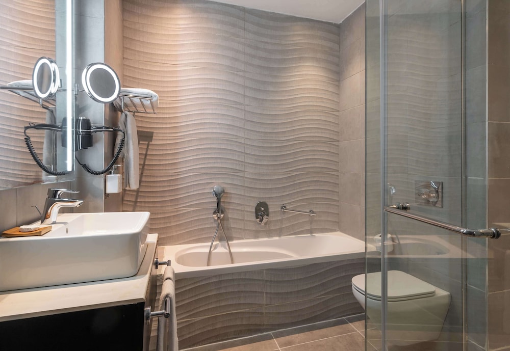 Superior Single Room, Pool View - Photo 7