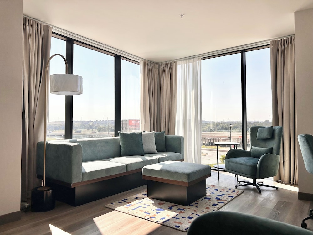 Suite, 1 King Bed, Non Smoking