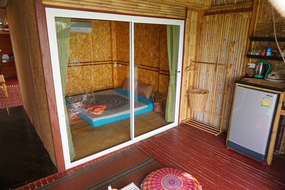 Deluxe Double Room with Air-con photo 1