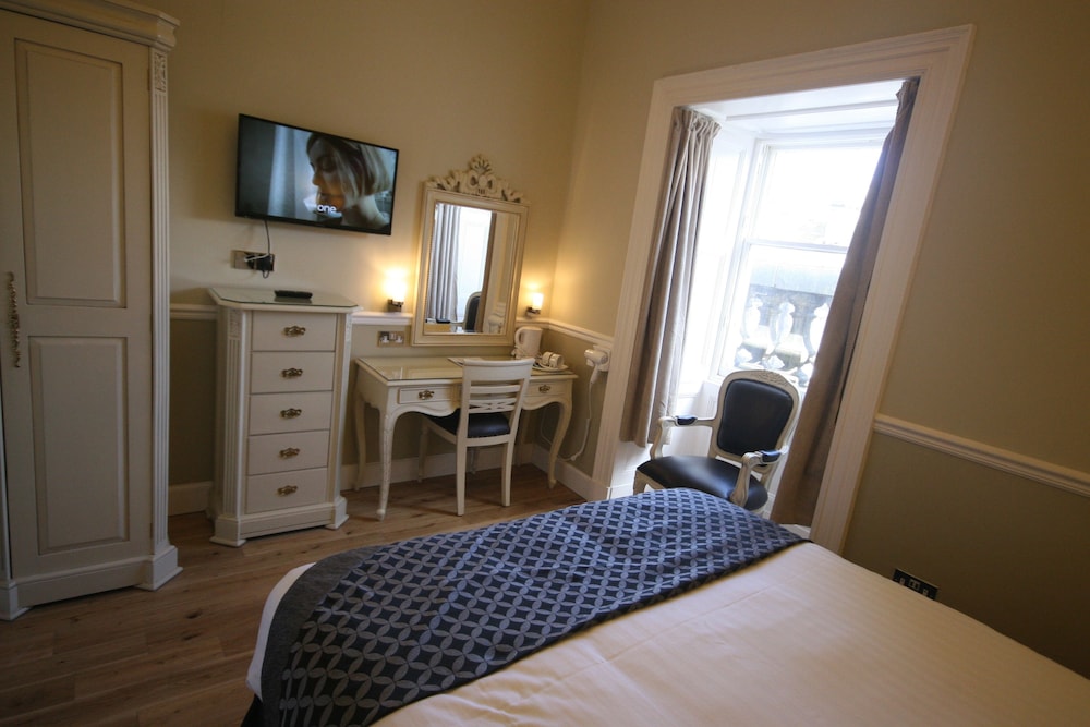 Basic Double Room, 1 Queen Bed - Photo 1