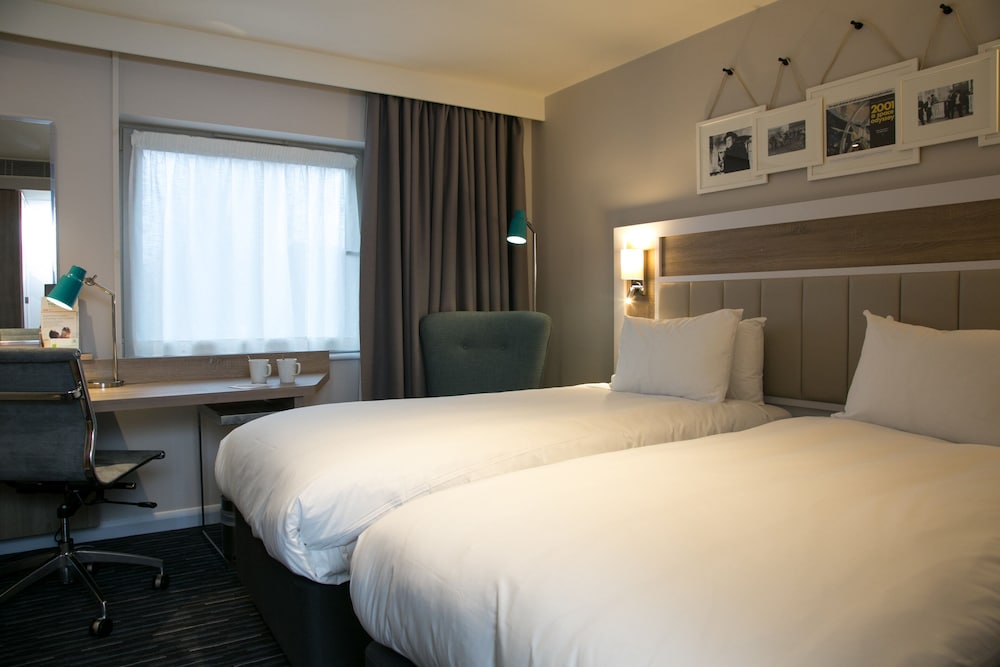 Standard Room, 2 Twin Beds - Photo 2