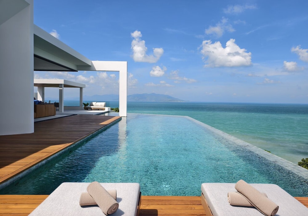 Four-Bedroom Presidential Oceanfront Pool Villa