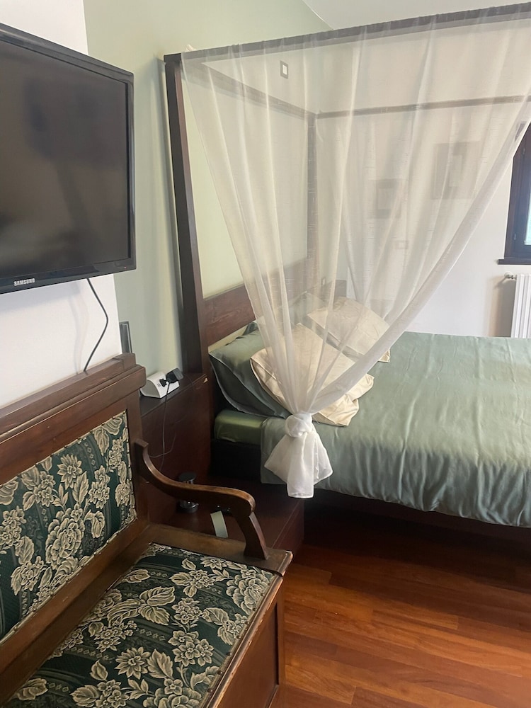 Deluxe Double Room, Patio, Garden View photo 3