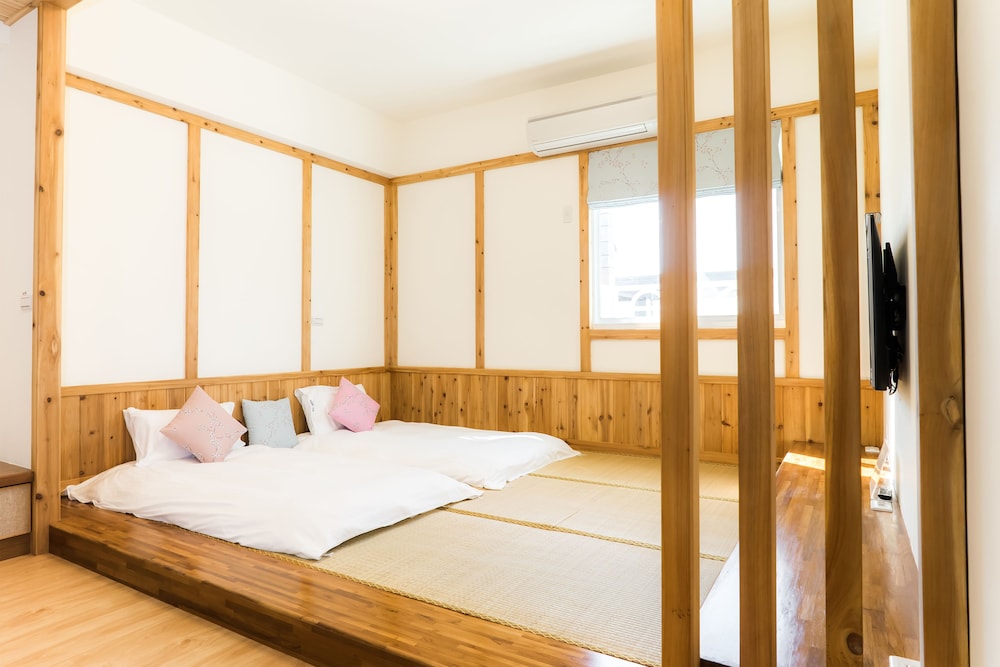 Room (Japanese Tatami) photo 3