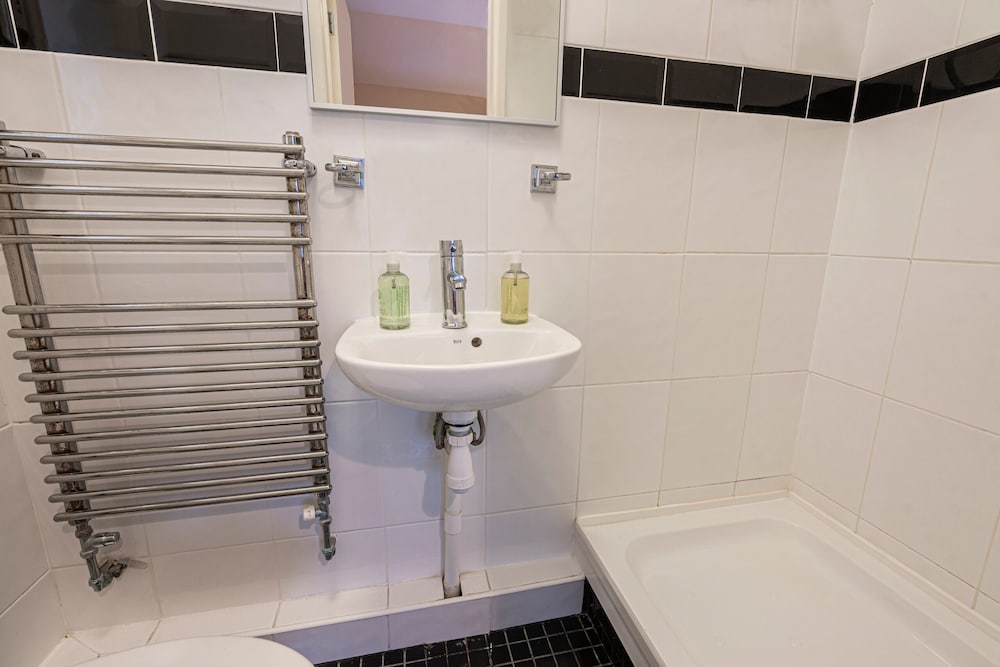 Comfort Single Room, Ensuite photo 3