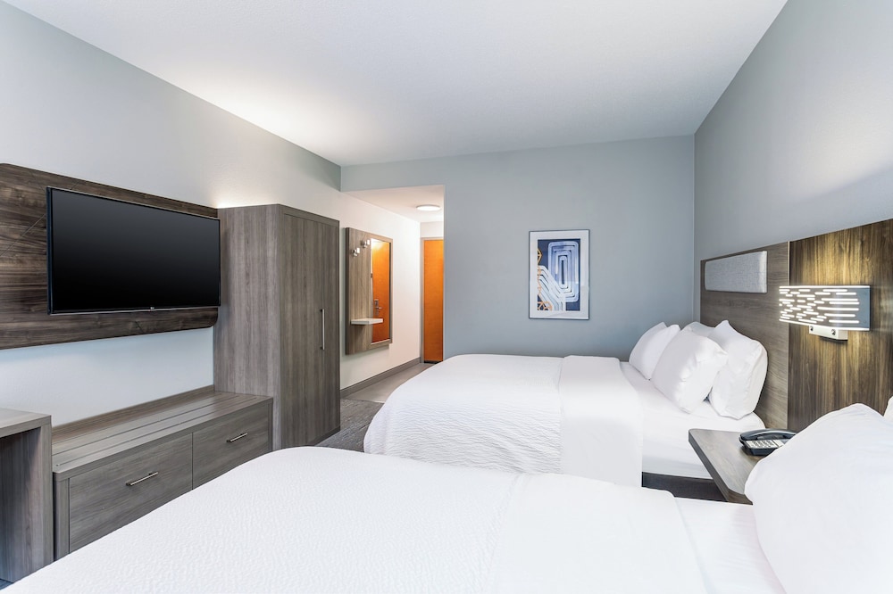 Suite, 2 Queen Beds, Accessible photo 2