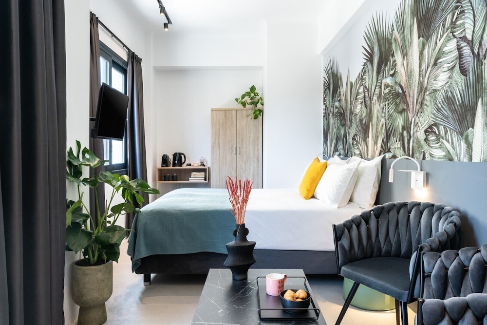 Deluxe Double or Twin Room, Balcony photo 1
