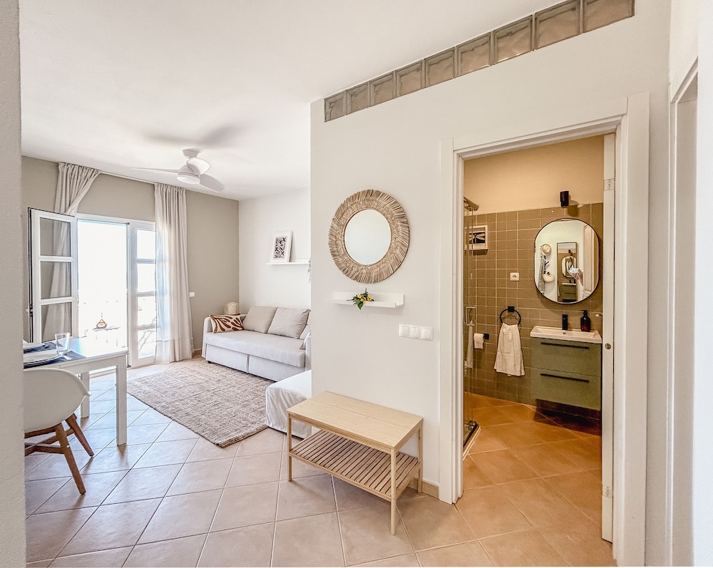 Comfort Apartment, 1 Queen Bed with Sofa bed, Non Smoking, Sea View photo 1