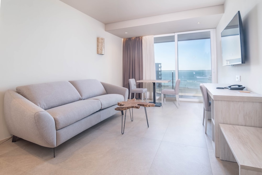 JUNIOR SUITE - Photo 5