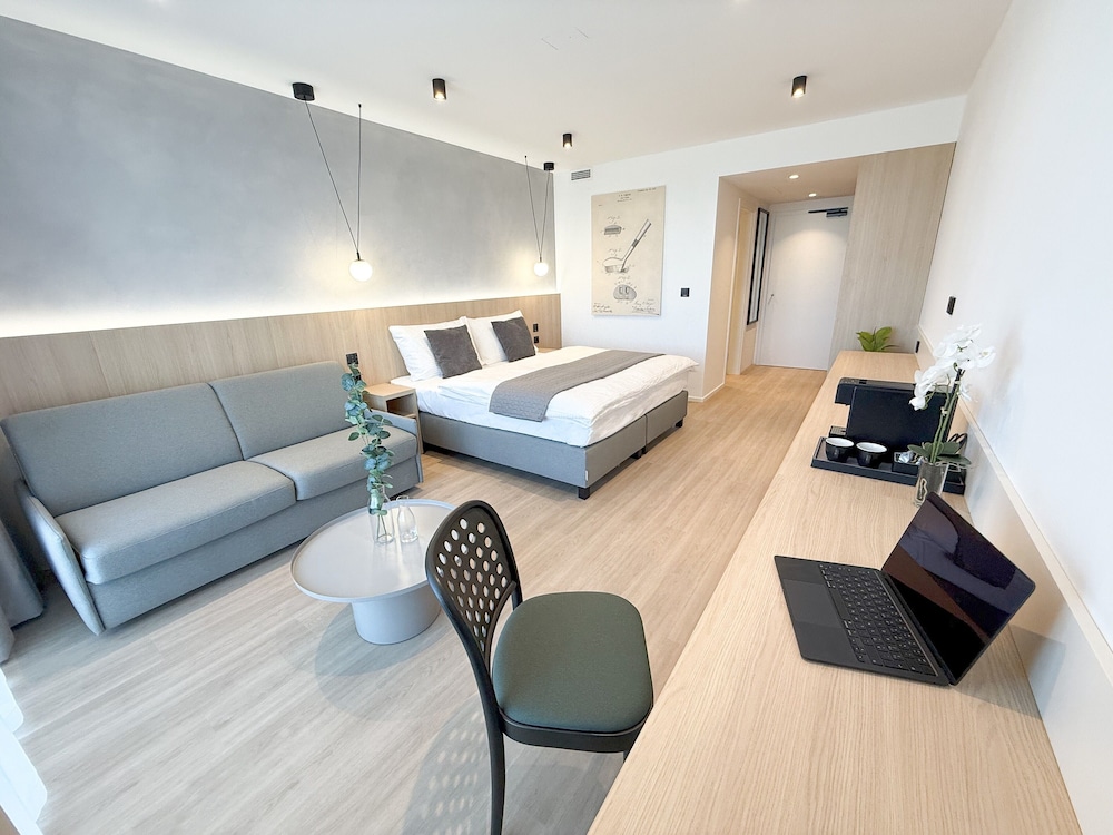Deluxe Double or Twin Room, Balcony, Golf View