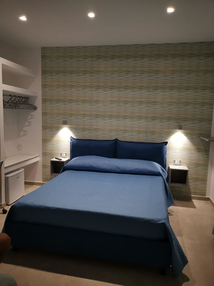Triple Room (Fireworks) photo 1
