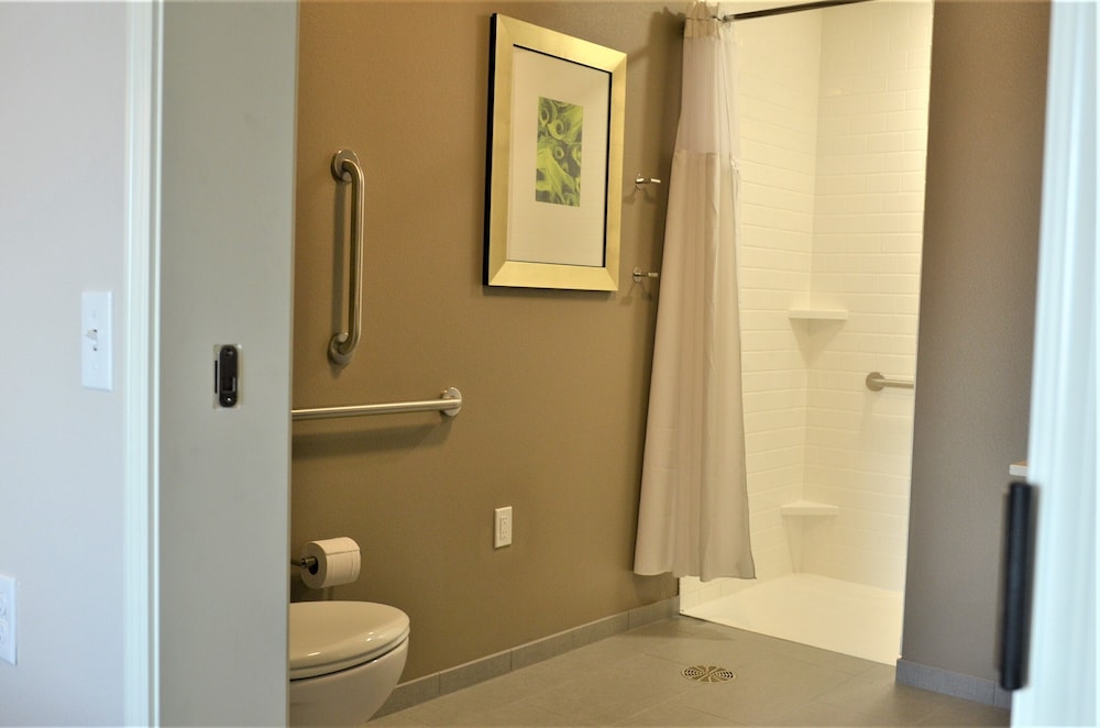 Suite, 2 Bedrooms, Kitchen - Photo 6