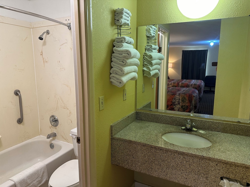 Family Suite, 2 Bedrooms, Kitchenette, City View photo 3