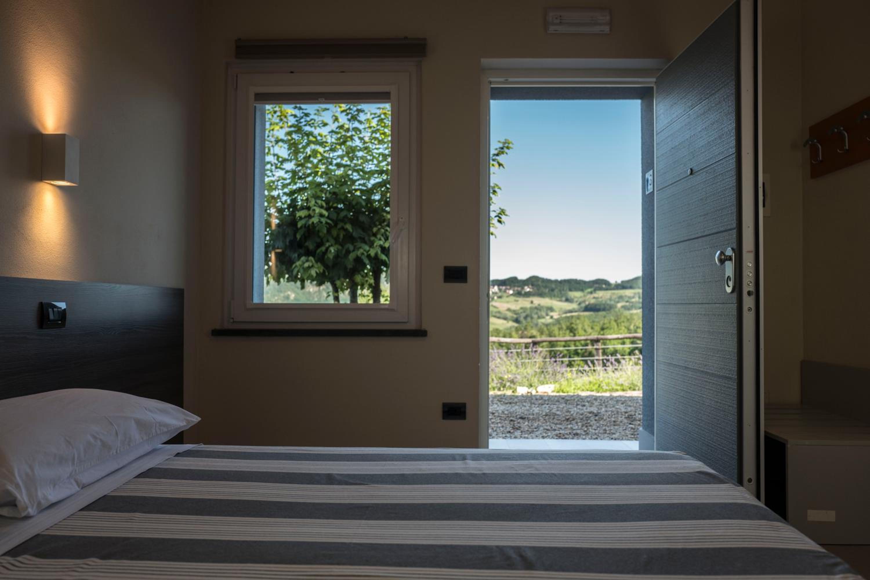 Double Room - Photo 5