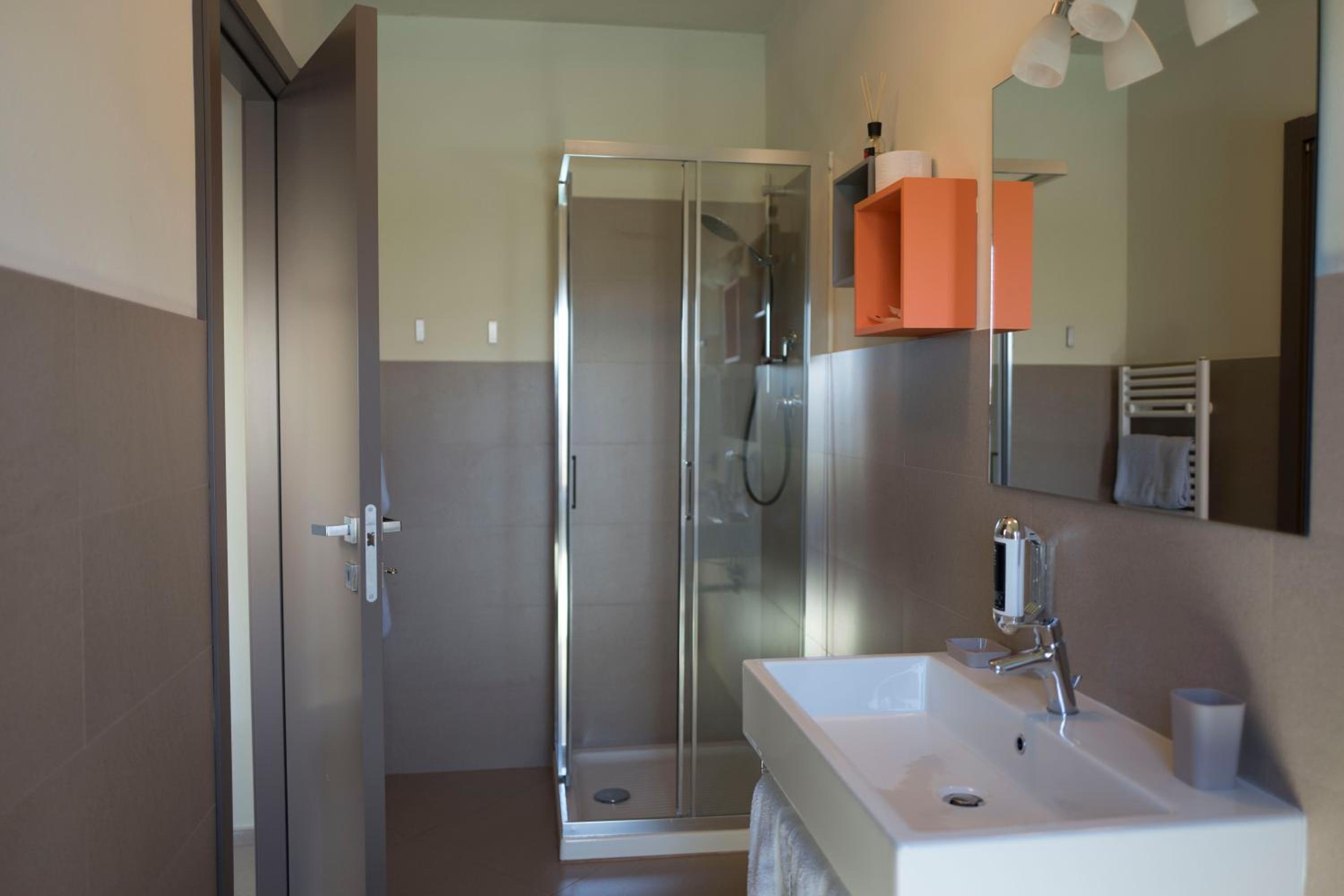 Double Room - Photo 6