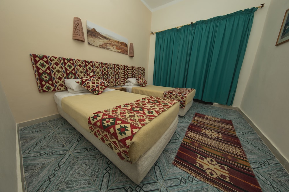 Basic Double or Twin Room, Mountain View - Photo 1