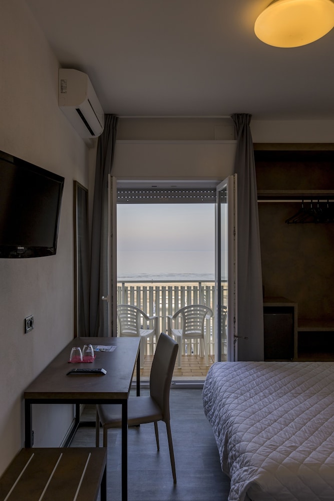 Triple Room, Sea View - Photo 9