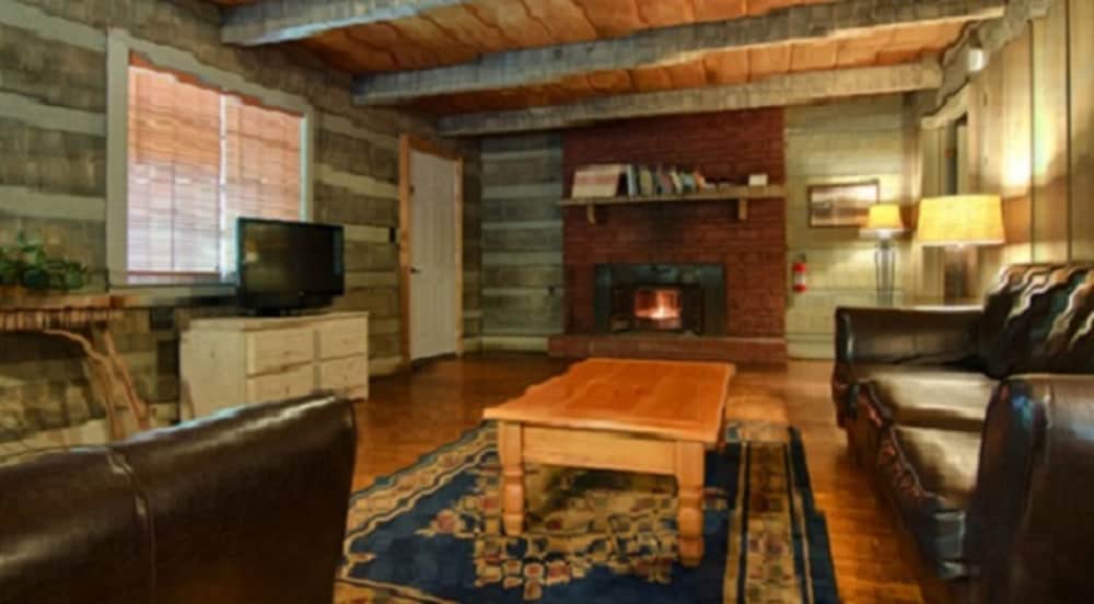 Cabin, 2 Bedrooms photo 1