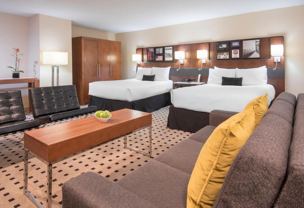 Studio Suite, Multiple Beds (2 Double, Sofa bed)