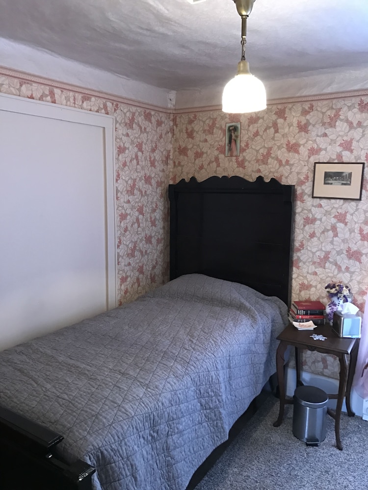 Twin Room, Garden View photo 2