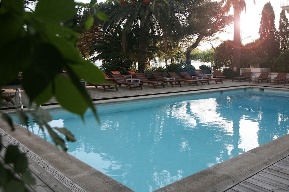 Double Room, Balcony, Pool View - Photo 4