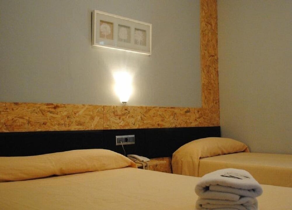 Standard Triple Room - Photo 9