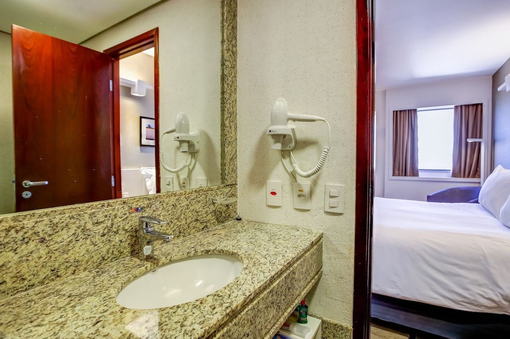 Business Suite, 1 Queen Bed, Non Smoking - Photo 10