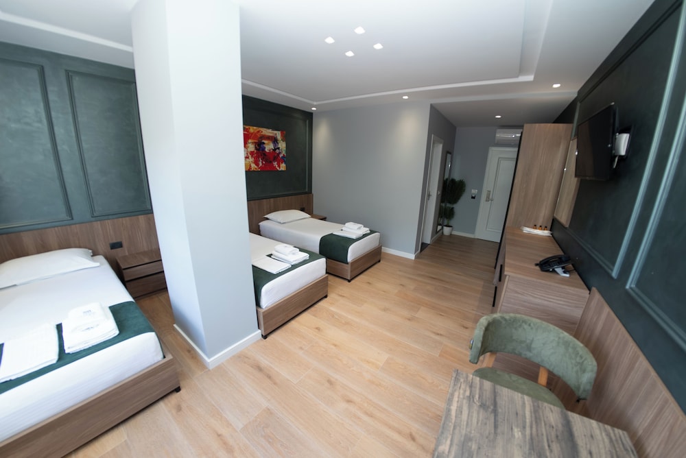 Classic Triple Room, 3 Twin Beds, Non Smoking