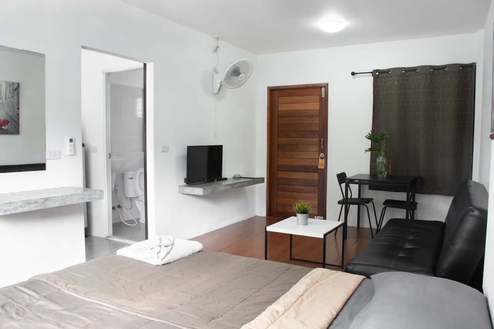 Standard King Room photo 3