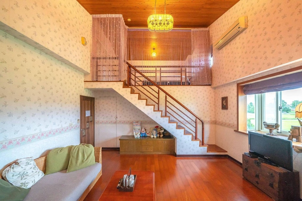 Standard Loft, 2 Queen Beds photo 1