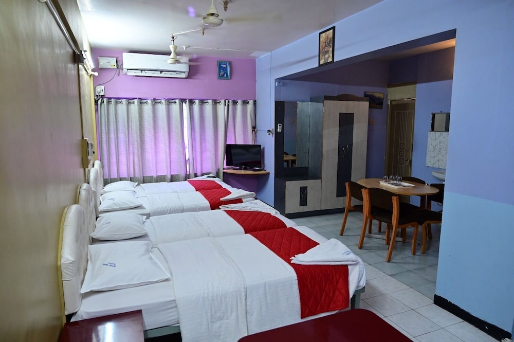 Deluxe Triple Room photo 2