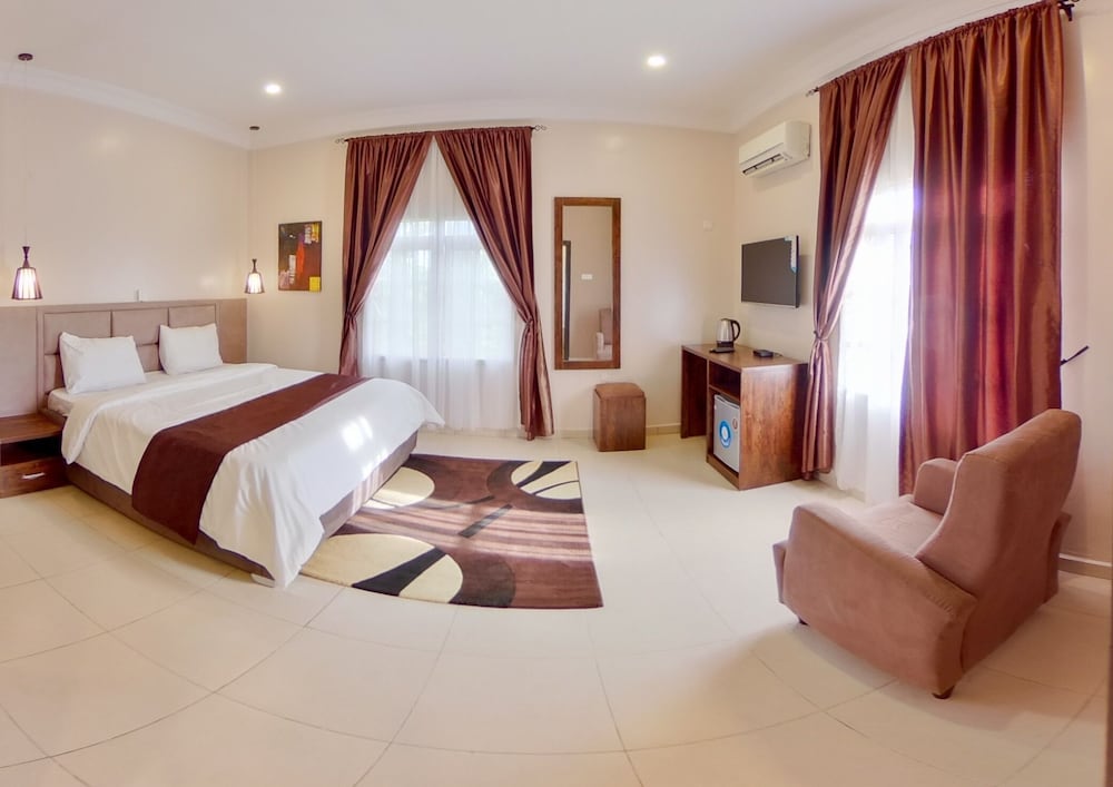 Deluxe Room - Photo 15