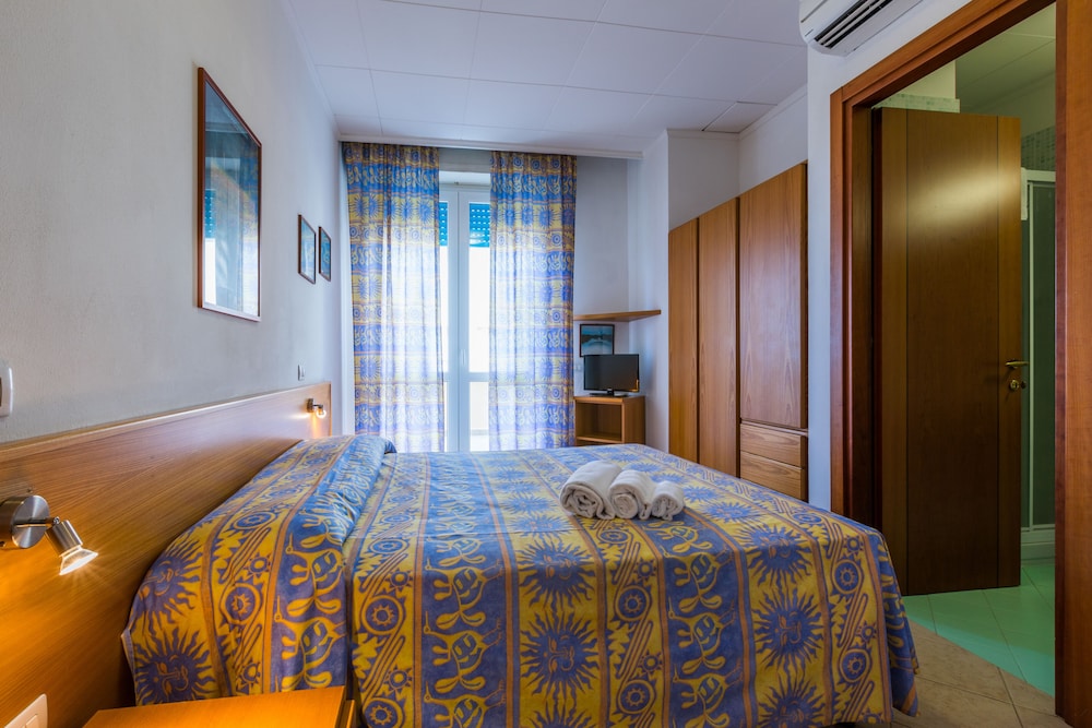 Comfort Double Room, Partial Sea View photo 3