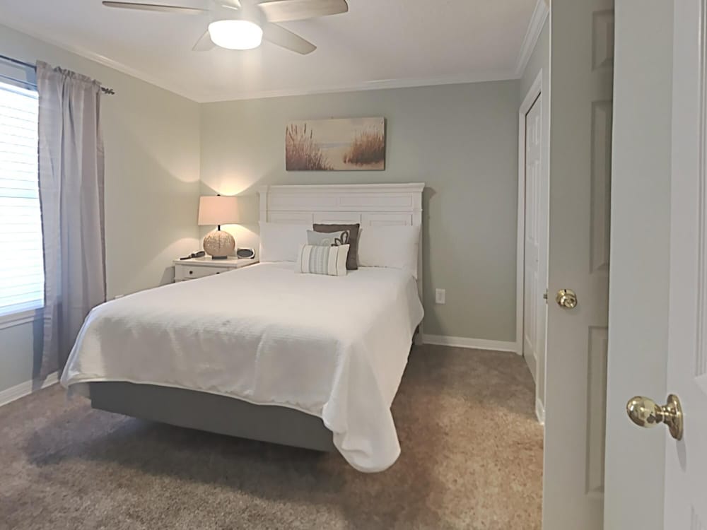 Condo, Multiple Beds, Kitchen (#114 West - No Pets) photo 2