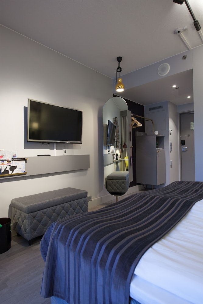Standard Double Room, 1 King Bed photo 2
