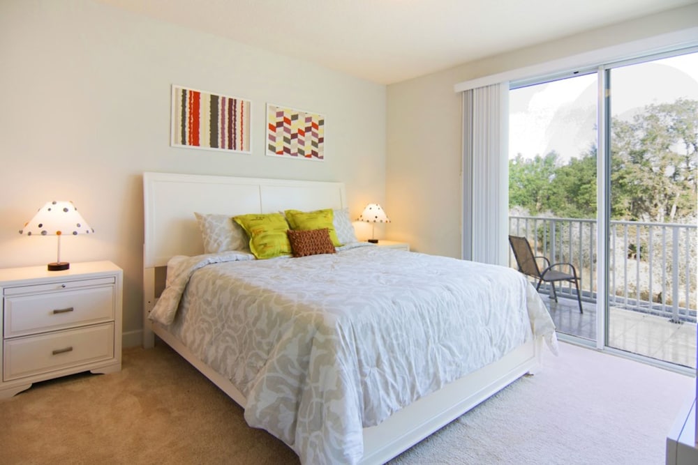 Townhome, 3 Bedrooms photo 1