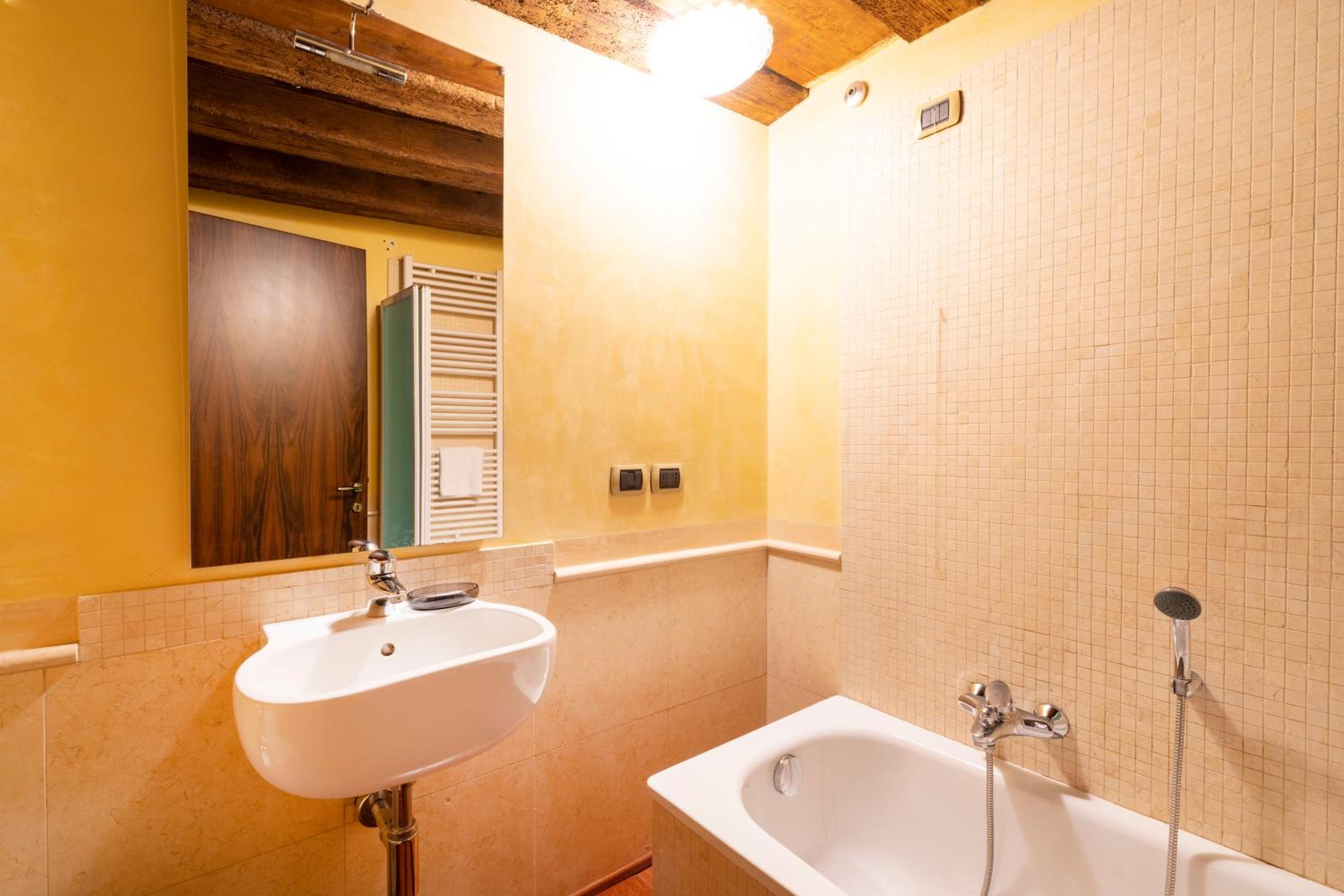 Two-Bedroom Apartment with 2 Bathrooms  photo 3