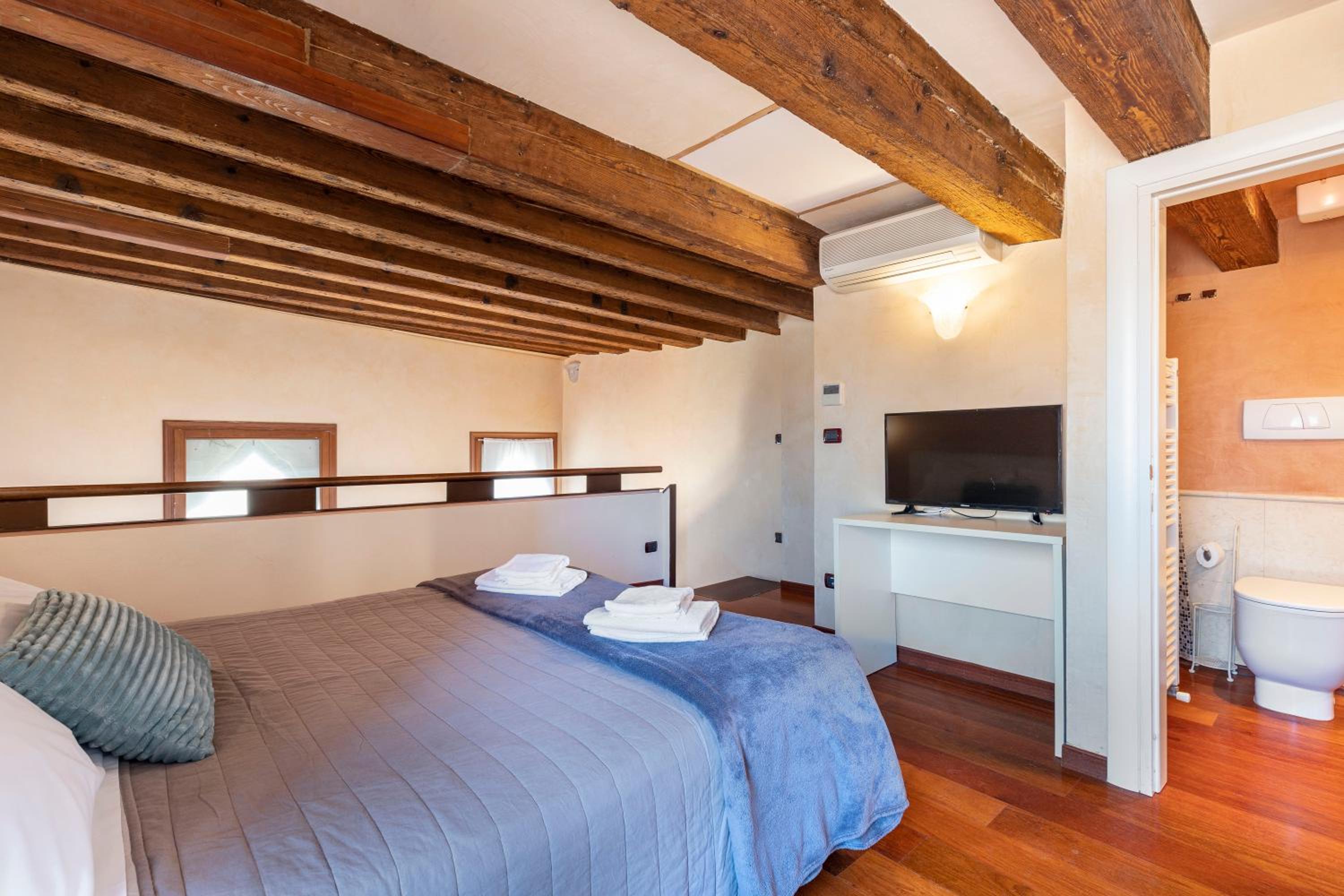 Apartment - Split Level with 2 bathrooms photo 1
