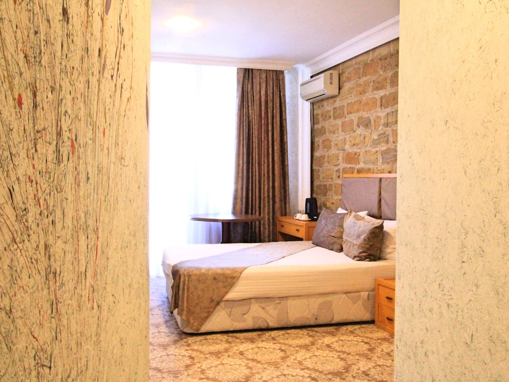 Standard Twin Room, City View photo 1