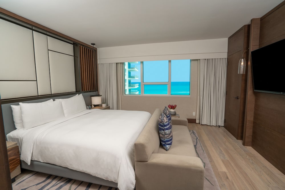 Umi Ocean View One Bedroom Suite King with Balcony photo 3