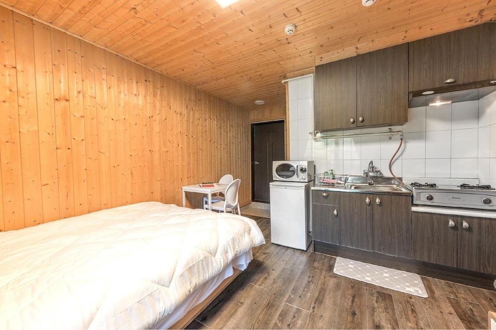 Basic Room, 1 Bedroom (A-4(Mountain View)) - Photo 7