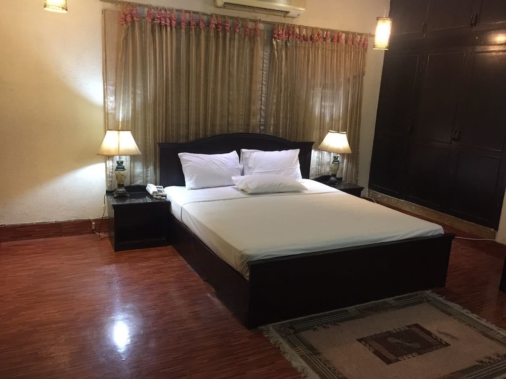 Family Quadruple Room, 1 King Bed, Accessible, Hill View