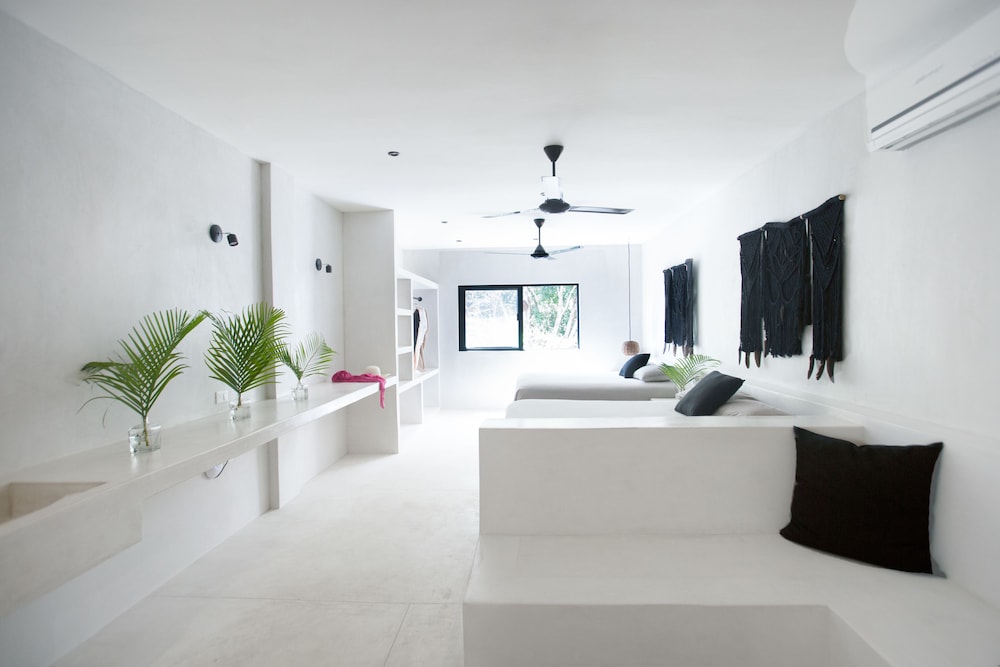 Room, 2 Queen Beds