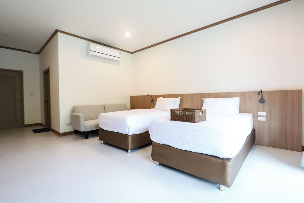 Deluxe Twin Room - Photo 17