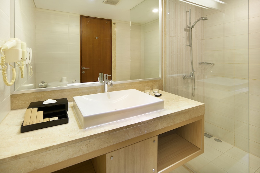 Premier Pool Access Room Double Bed photo 2