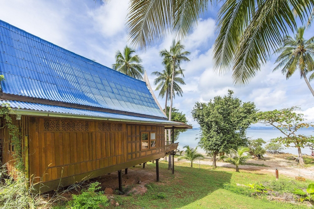 Thai Style Ocean Villa Studio photo 2