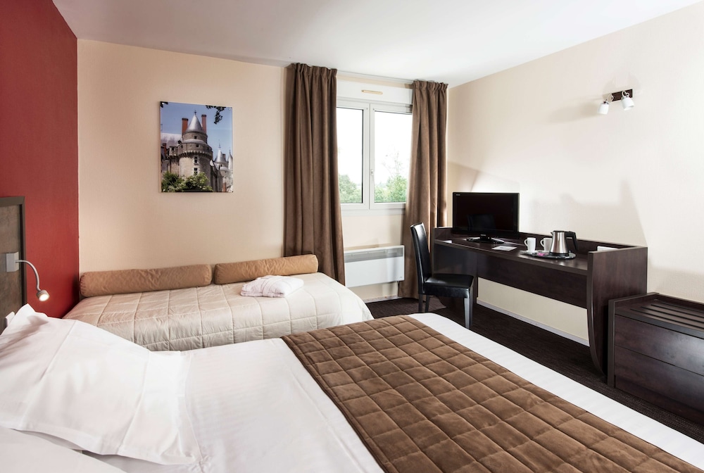 Standard Room, Multiple Beds - Photo 5
