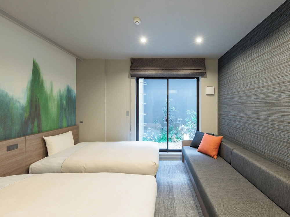 Standard with 3beds, Non Smoking photo 1