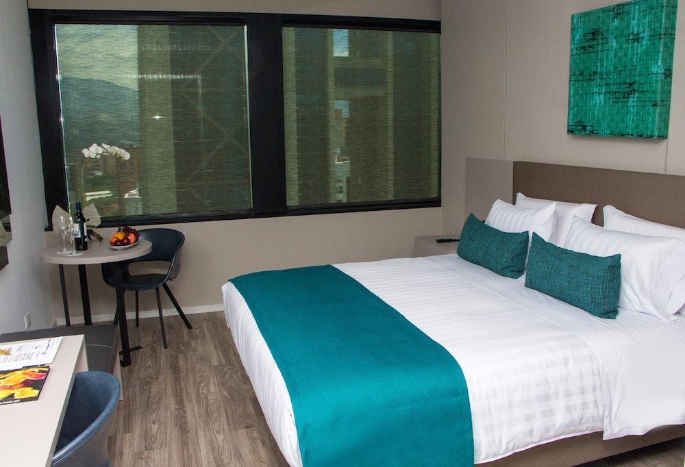 Standard Room, 1 King Bed - Photo 2